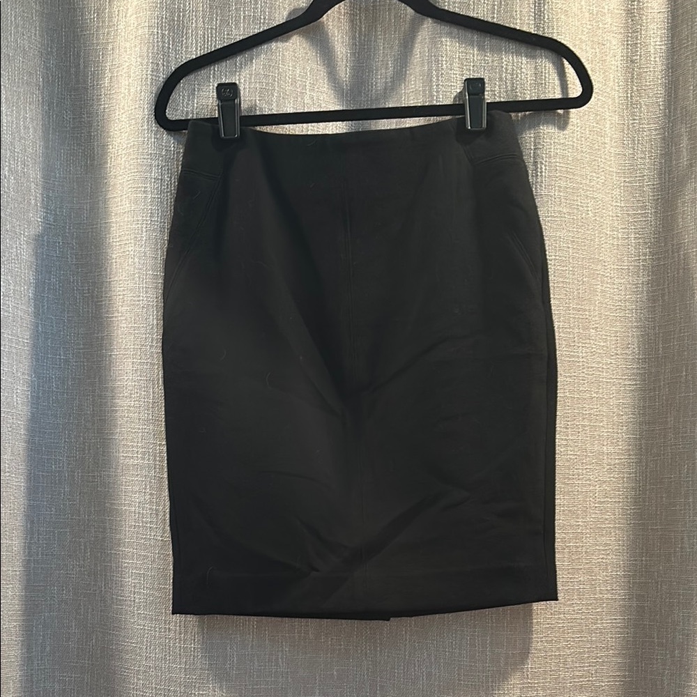 LOFT Classic Black Pencil Skirt in Size 2P